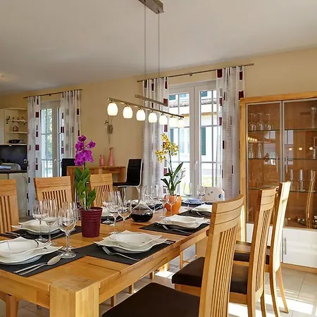 Ferienhaus Nachtigall بيت للعطل *